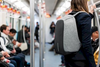 Ruksak Bobby s pretincem za laptop, zaštita protiv krađe, sivi