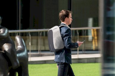 Ruksak Bobby s pretincem za laptop, zaštita protiv krađe, sivi