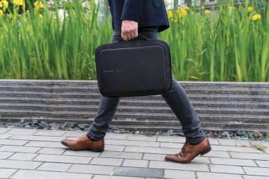 Ruksak Bobby Bizz, s pretincem za laptop , zaštita protiv krađe, crni