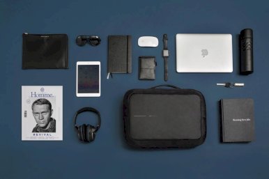 Ruksak Bobby Bizz, s pretincem za laptop , zaštita protiv krađe, crni