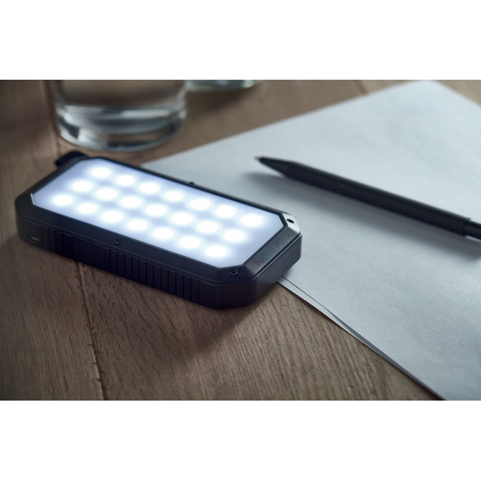 Powerbank 8000 mAh, solarni s inegriranim LED lampicama 21 kom,  crni