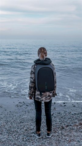 Ruksak Bobby Hero Regular, s pretincem za laptop, zaštita protiv krađe, 16L