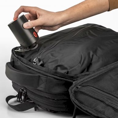 Ruksak, putni, sa sustavom usisavanja zraka, crni